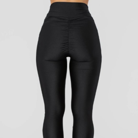 High-Waisted Ruched Leggings - Picture 2 of 2